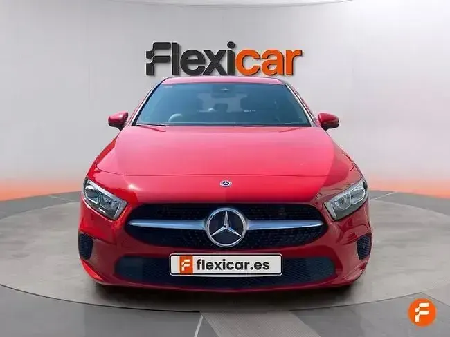 Usado Mercedes A180 116 CV (85 kW) 2019 Rojo Berlina