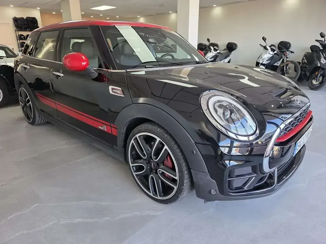 Usado Mini John Cooper Works Clubman 231 CV (169 kW) 2018 Negro Familiar