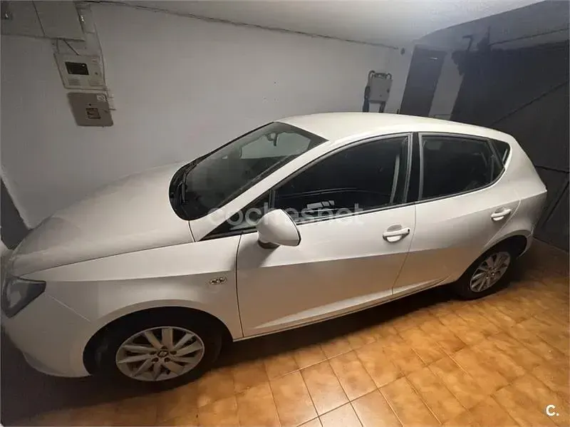 Usado Seat Ibiza I-Tech 105 CV (77 kW) 2015 Blanco Berlina
