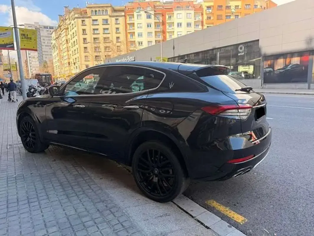Usado Maserati Levante GT 330 CV (242 kW) 2022 Negro SUV