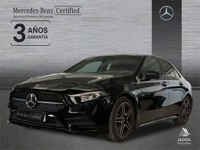 Negro Usado 2022 Mercedes A180 AMG line Berlina | 32.490 € (Un poco caro) - Imagen 1/4