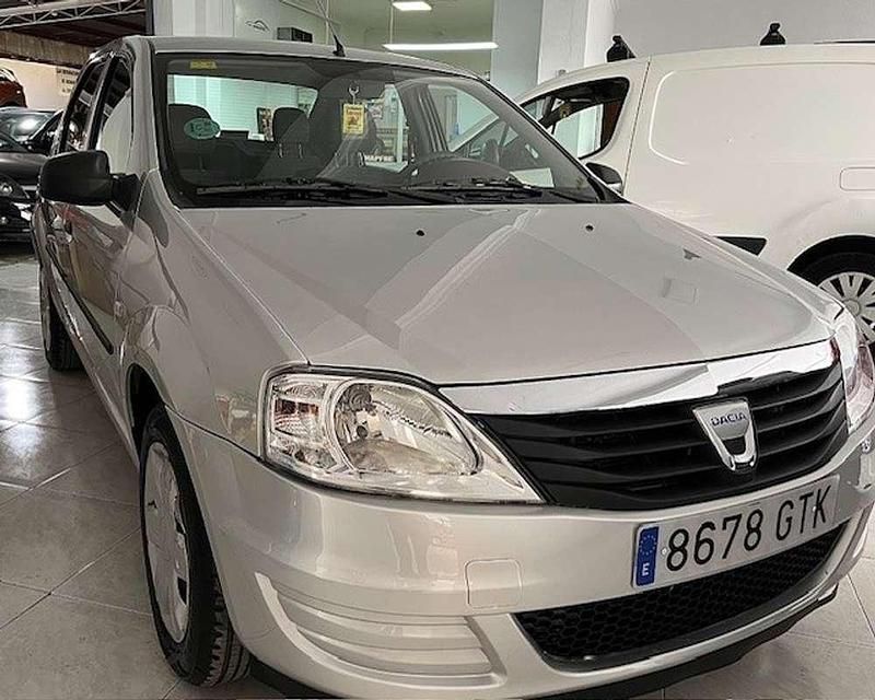 Usado Dacia Logan Ambiance 75 CV (55 kW) 2010 Gris Berlina