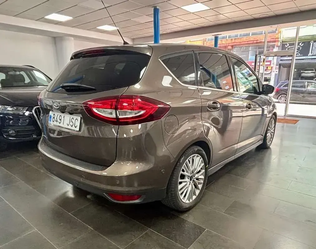 Usado Ford C-MAX Titanium 120 CV (88 kW) 2016 Marrón Monovolumen