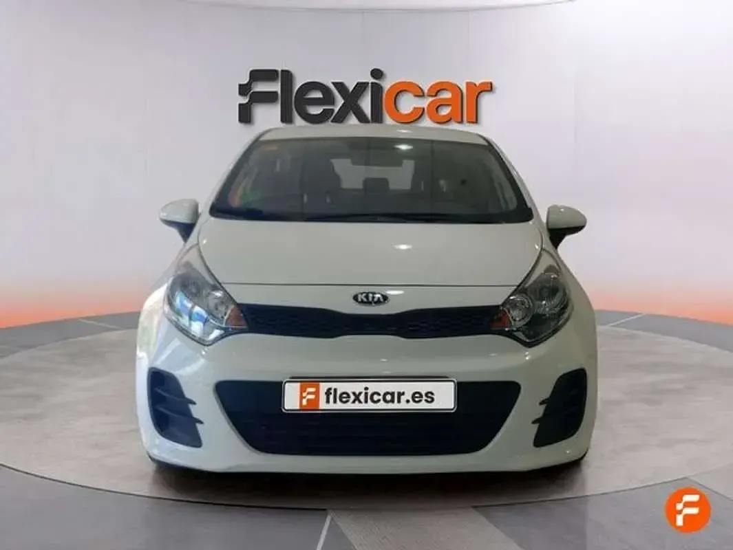 Usado Kia Rio 84 CV (61 kW) 2016 Blanco Utilitario