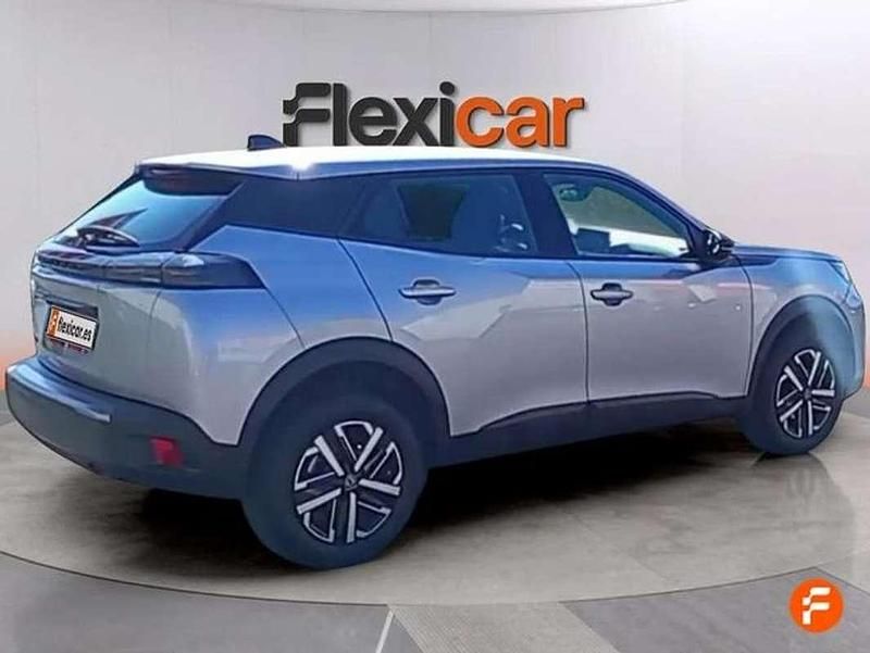 Usado Peugeot 2008 Active 101 CV (74 kW) 2023 Gris SUV