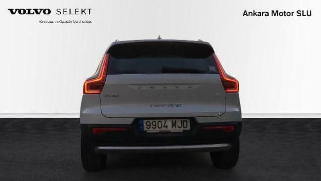 Usado Volvo XC40 Core 211 CV (155 kW) 2023 Blanco SUV