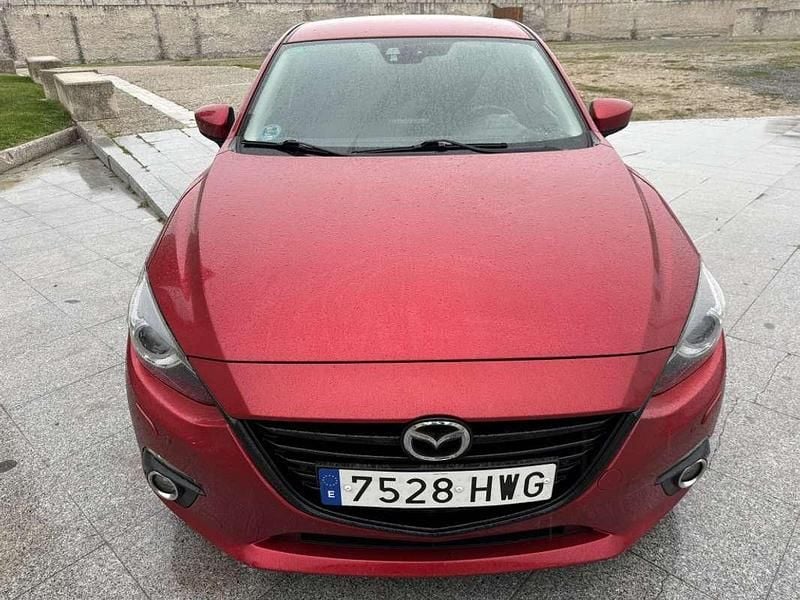 Rojo Usado 2014 Mazda 3 Luxury Utilitario | 9900 € (Precio justo) - Imagen 1/4