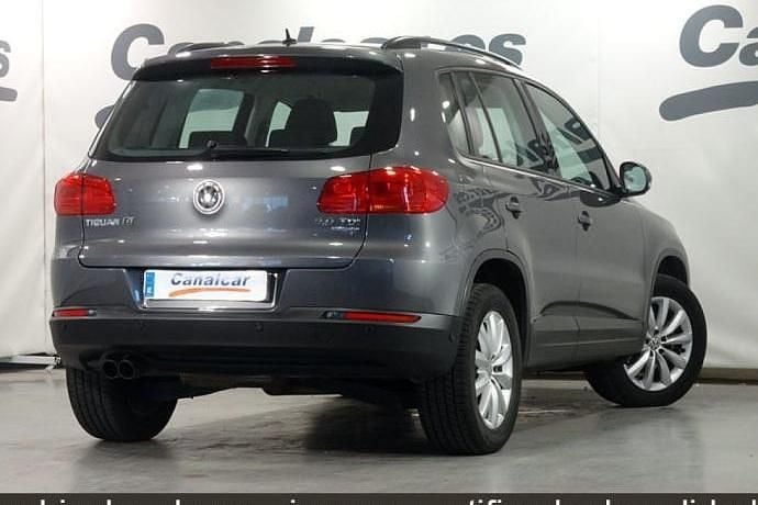 Usado VW Tiguan 140 CV (102 kW) 2012 Gris SUV