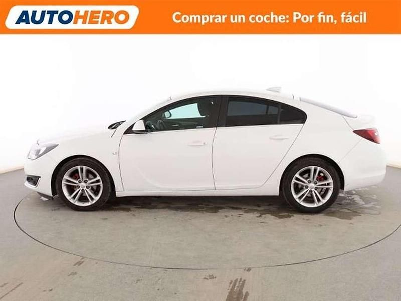 Usado Opel Insignia Selective 135 CV (99 kW) 2017 Blanco Berlina