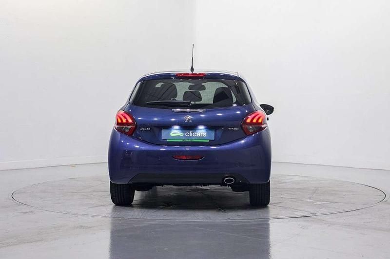 Usado Peugeot 208 GT-line 120 CV (88 kW) 2017 Azul Utilitario