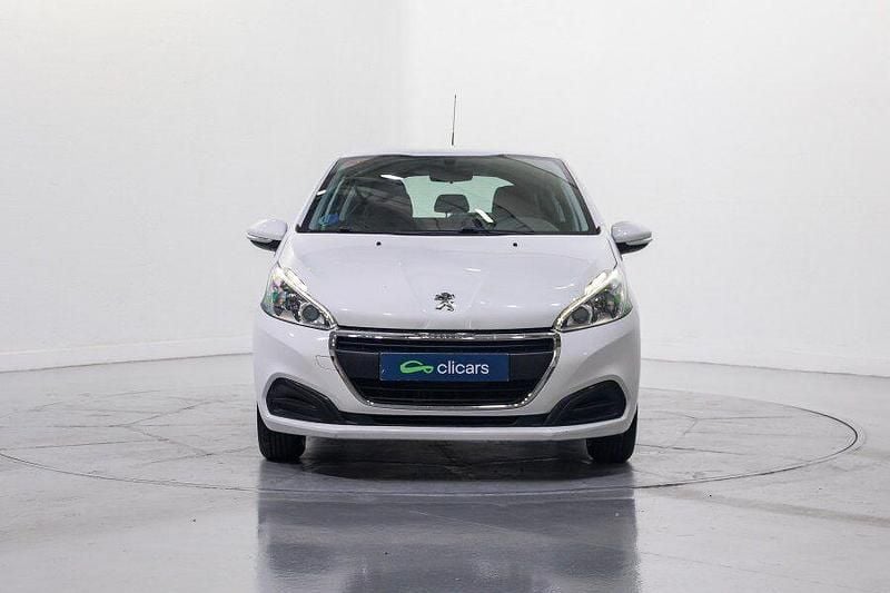 Usado Peugeot 208 Active 82 CV (60 kW) 2017 Blanco Utilitario