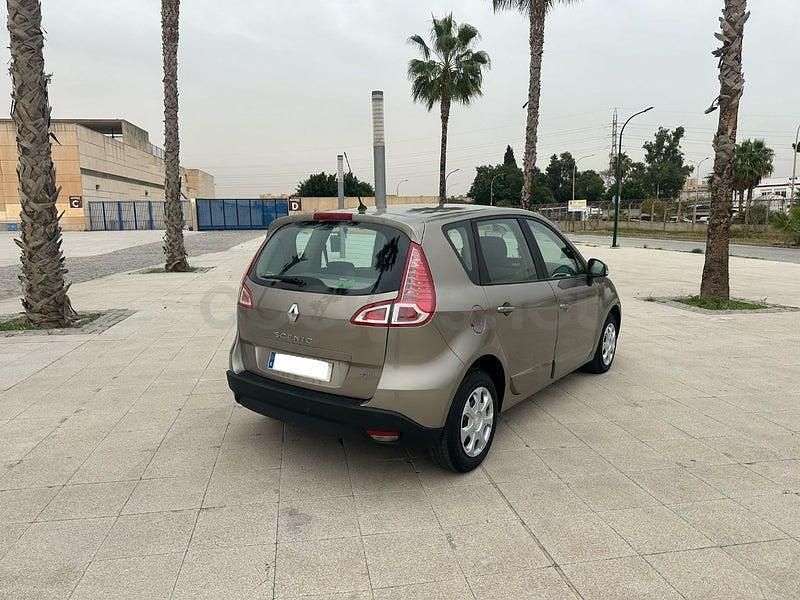Usado Renault Scénic III Dynamique 110 CV (80 kW) 2011 Beige Monovolumen