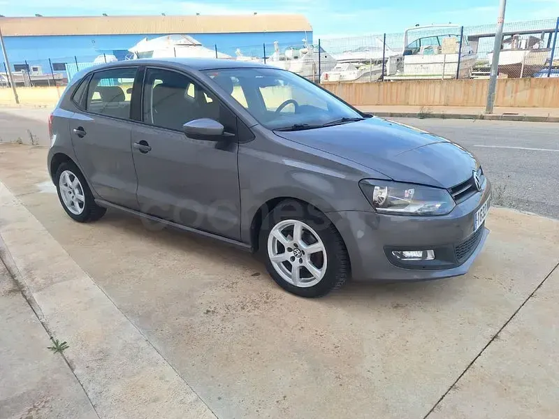 Usado VW Polo Advance 75 CV (55 kW) 2011 Gris / plata Utilitario