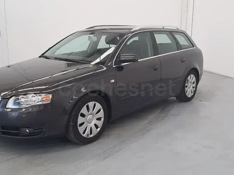 Usado Audi A4 Premium 140 CV (102 kW) 2006 Gris / plata Familiar