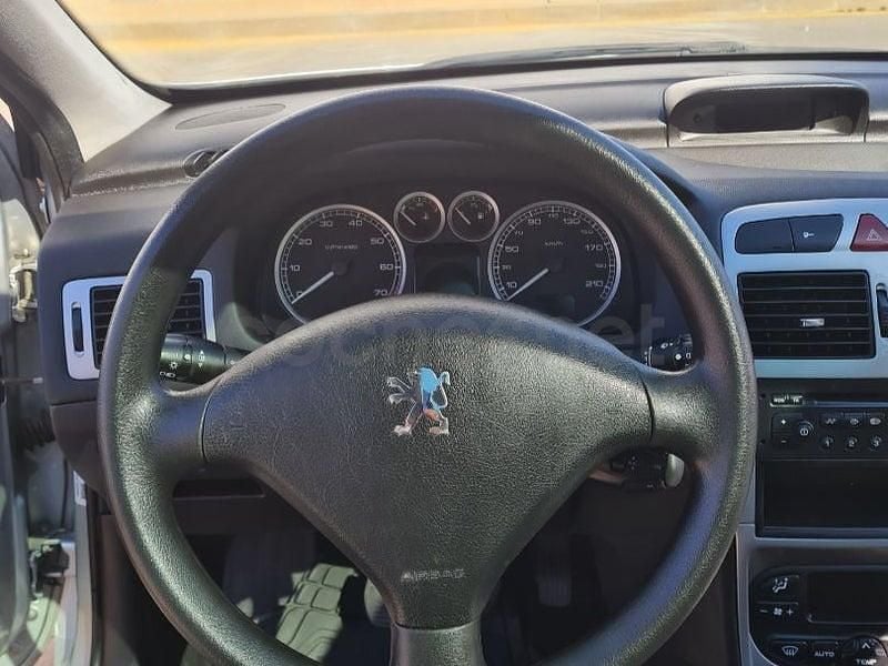 Usado Peugeot 307 110 CV (80 kW) 2005 Gris / plata Familiar