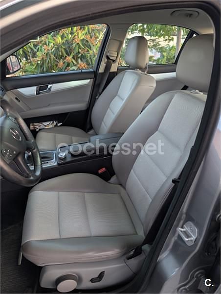 Usado Mercedes C320 Avantgarde 224 CV (164 kW) 2007 Gris / plata Berlina