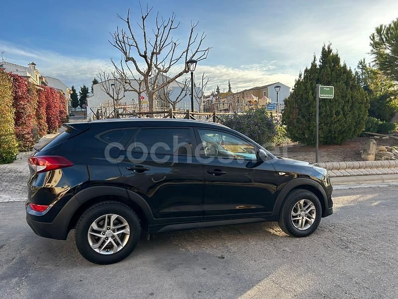 Usado Hyundai Tucson 131 CV (96 kW) 2016 Negro SUV