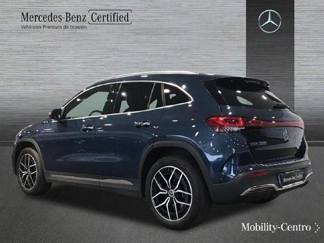 Usado Mercedes EQA300 AMG line 167 kW (228 CV) 2022 Azul denim SUV