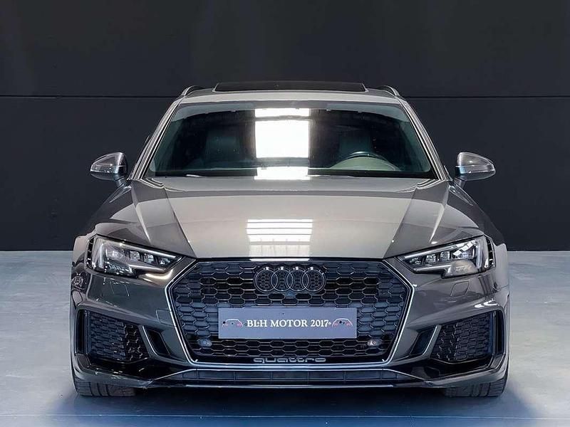 Usado Audi RS4 450 CV (330 kW) 2018 Gris / plata Familiar