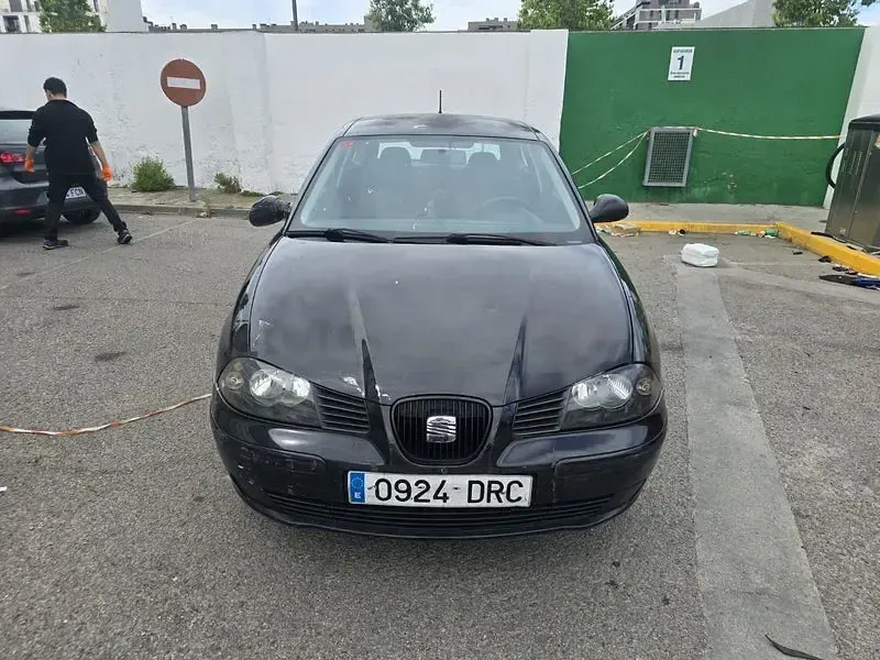 Begagnad Seat Ibiza 70 HK (51 kW) 2005 Svart Halvkombi