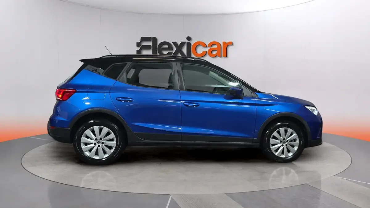 Usado Seat Arona Style 110 CV (80 kW) 2023 Azul SUV