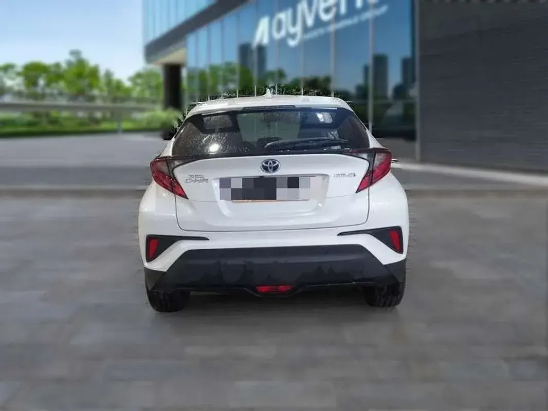Usado Toyota C-HR+ Advance 98 CV (72 kW) 2021 Blanco SUV