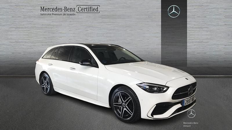 Usado Mercedes C300e AMG line 313 CV (230 kW) 2022 Blanco polar Familiar