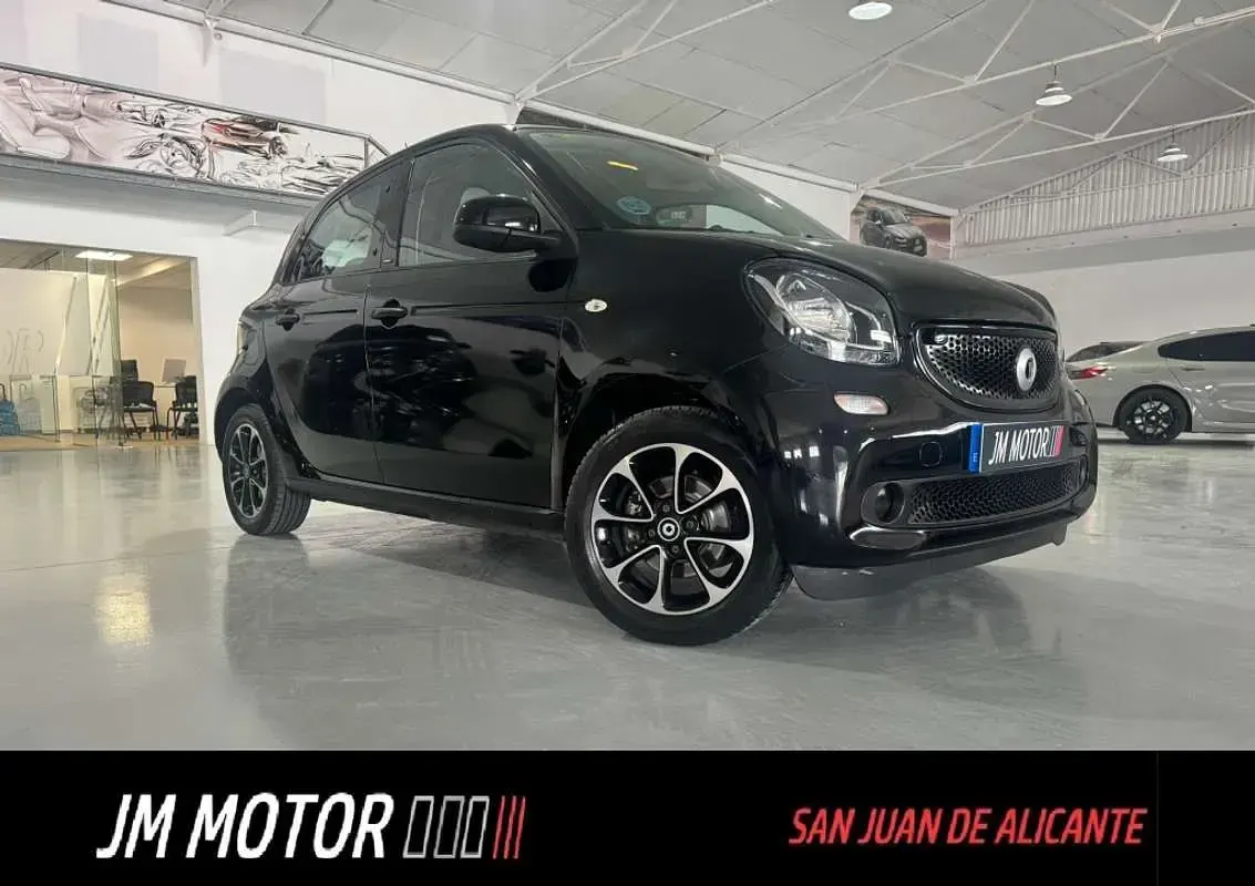 Usado Smart ForFour Passion 71 CV (52 kW) 2016 Negro Utilitario