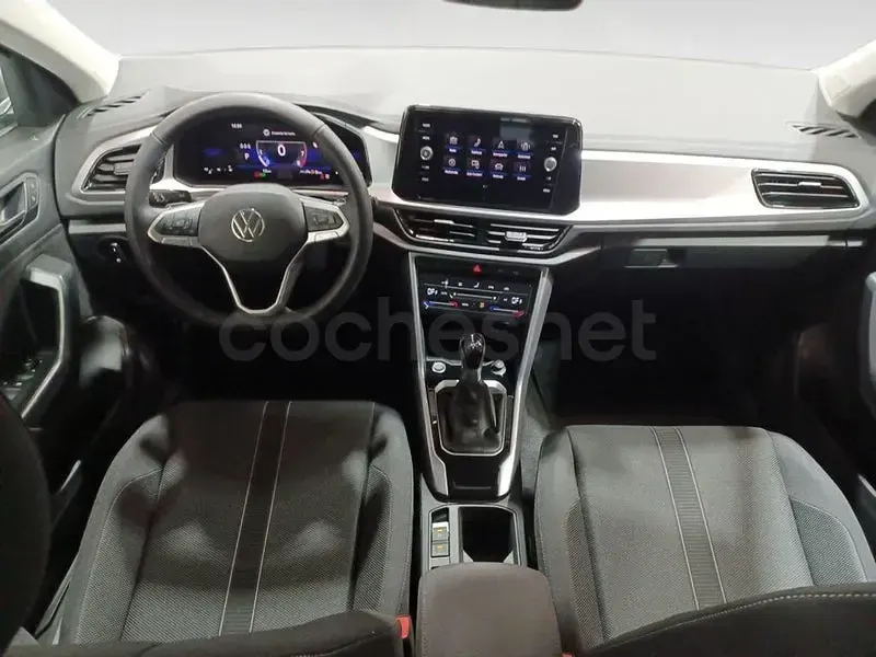 Usado VW T-Roc 150 CV (110 kW) 2026 Gris / plata SUV