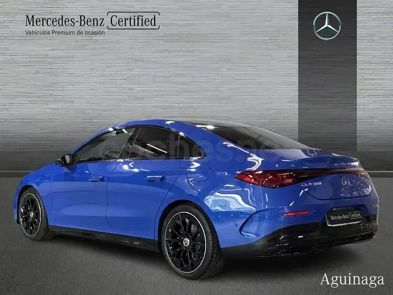 Nuevo Mercedes CLA180 136 CV (100 kW) 2026 Azul Berlina
