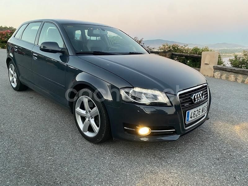Negro Usado 2011 Audi A3 Ambiente Berlina | 9000 € (Precio justo) - Imagen 1/4