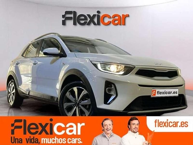 Blanco Usado 2022 Kia Stonic 2 SUV | 14.390 € (Precio justo) - Imagen 1/4