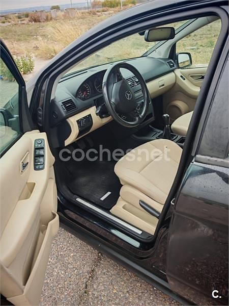 Usado Mercedes A160 Elegance 95 CV (69 kW) 2012 Negro Monovolumen