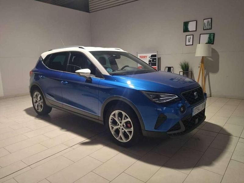 Azul Usado 2021 Seat Arona FR SUV | 19.490 € (Precio justo) - Imagen 1/4