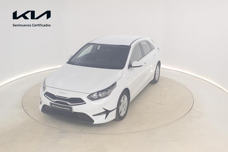 Usado Kia Ceed 100 CV (73 kW) 2025 Blanco Utilitario