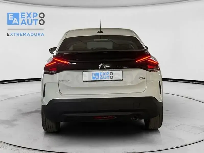 Usado Citroën C4 Live 110 CV (80 kW) 2022 Blanco Berlina