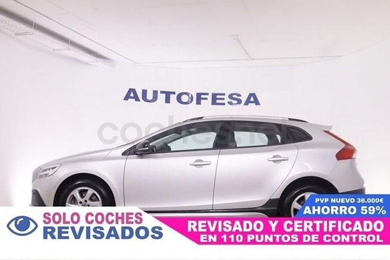 Usado Volvo V40 CC Momentum 150 CV (110 kW) 2017 Gris / plata Familiar