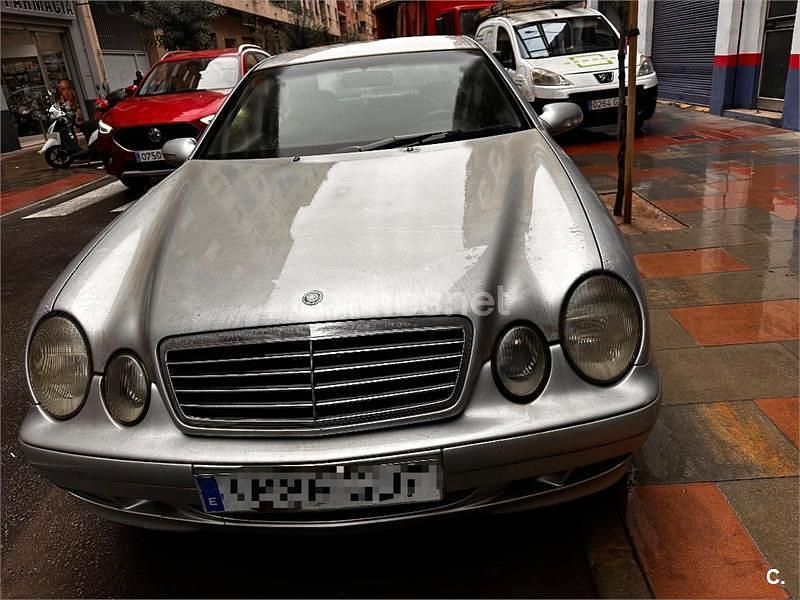 Usado Mercedes CLK200 Avantgarde 163 CV (119 kW) 2000 Gris / plata Coupe