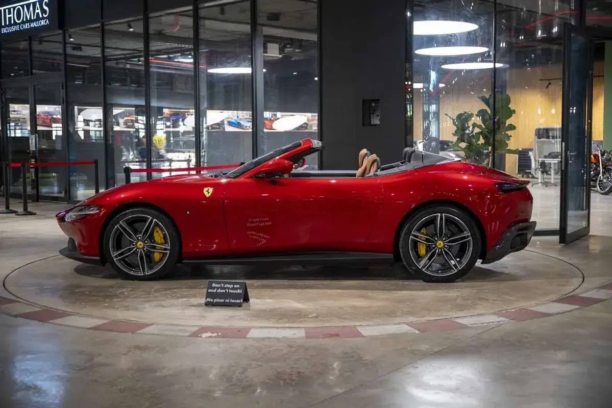 Usado Ferrari Roma 620 CV (456 kW) 2025 Rojo Coupe