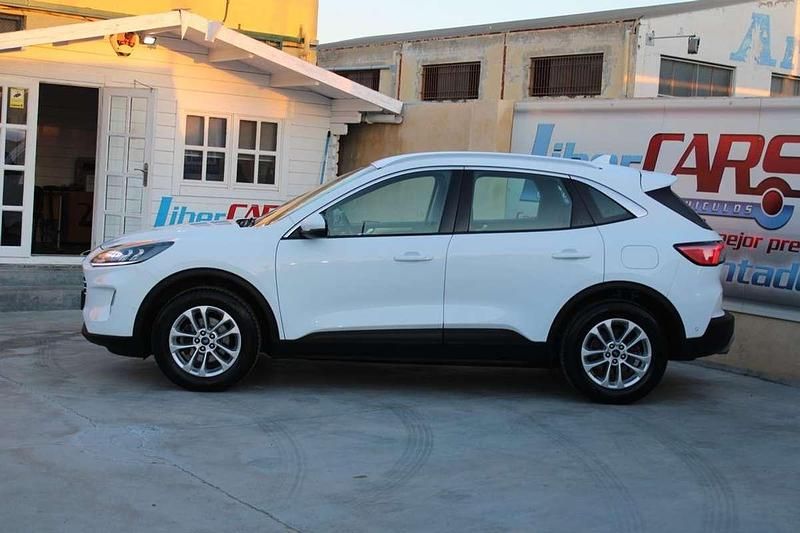 Usado Ford Kuga Titanium 150 CV (110 kW) 2021 Blanco SUV