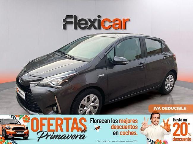 Usado Toyota Yaris Hybrid Advance 100 CV (73 kW) 2019 Gris