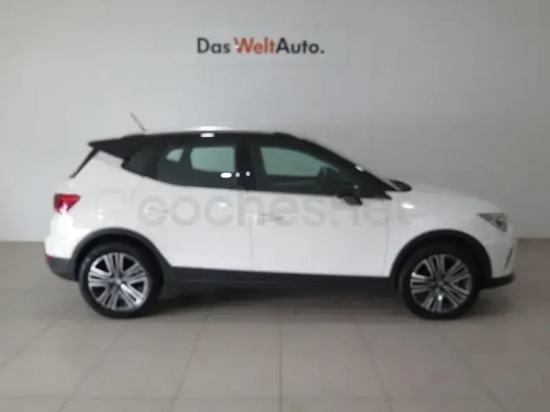 Usado Seat Arona FR 115 CV (84 kW) 2024 Blanco SUV