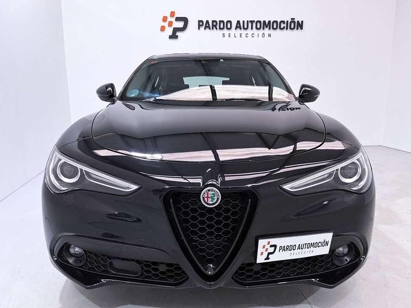 Usado Alfa Romeo Stelvio Sprint 190 CV (139 kW) 2021 Negro SUV