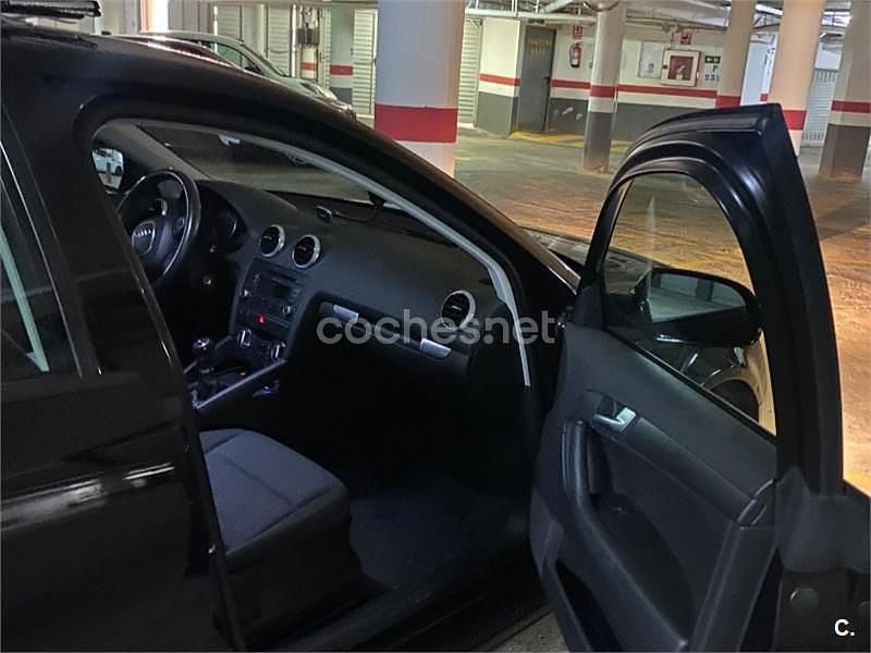 Usado Audi A3 Ambition 105 HP (77 kW) 2012 Preto Citadino