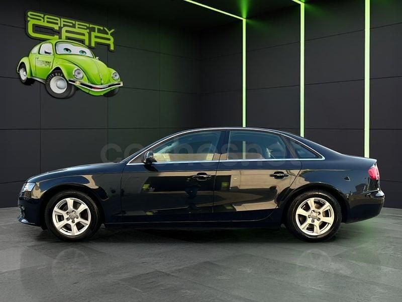Usado Audi A4 136 CV (100 kW) 2010 Negro Berlina