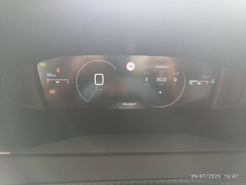 Nuevo Peugeot 208 Allure 100 CV (73 kW) 2025 Negro Utilitario