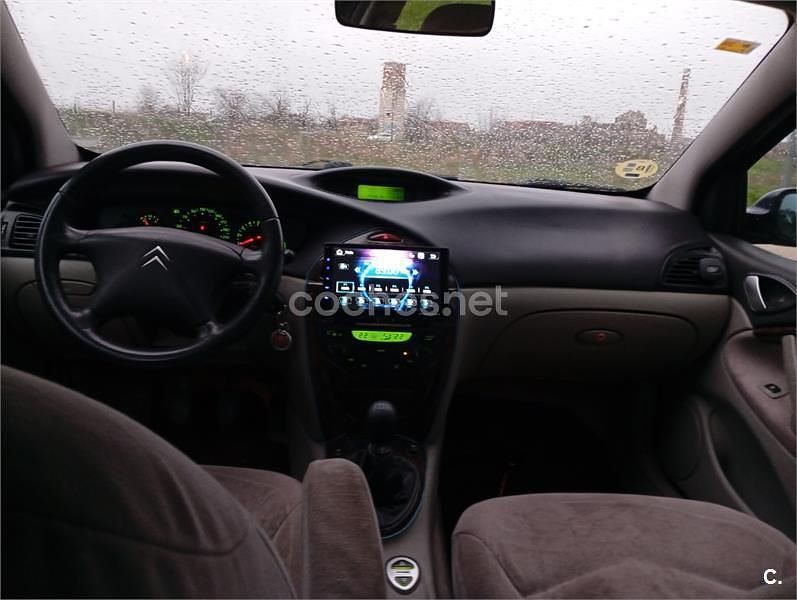 Usado Citroën C5 117 CV (86 kW) 2004 Azul Berlina