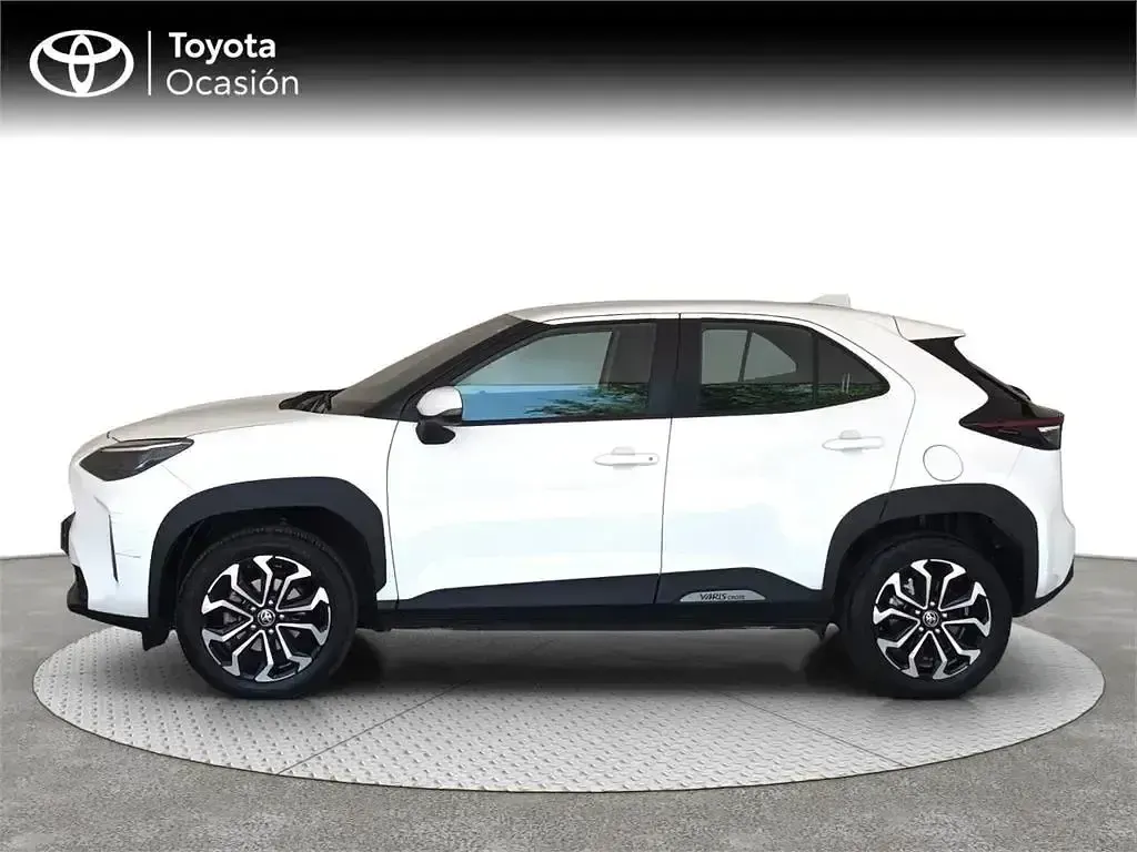 Usado Toyota Yaris Cross Active 116 CV (85 kW) 2022 Blanco SUV
