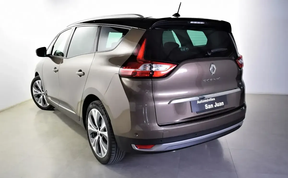 Usado Renault Grand Scénic IV Zen 160 CV (117 kW) 2019 Marrón Monovolumen