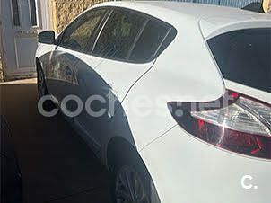 Usado Renault Mégane LIMITED 115 CV (84 kW) 2015 Blanco Berlina